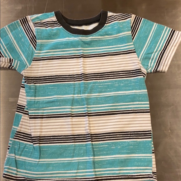 Set of two Boys 4T striped t-shirts - Picture 3 of 5